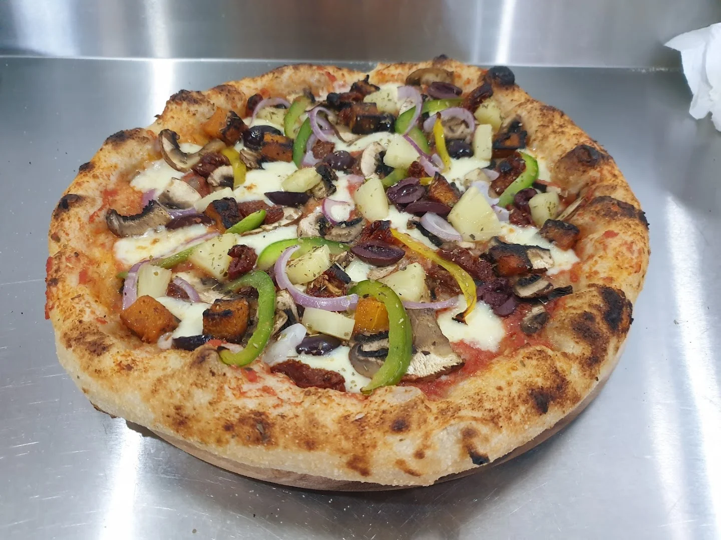 Luuma Cocktail & Pizza Bar