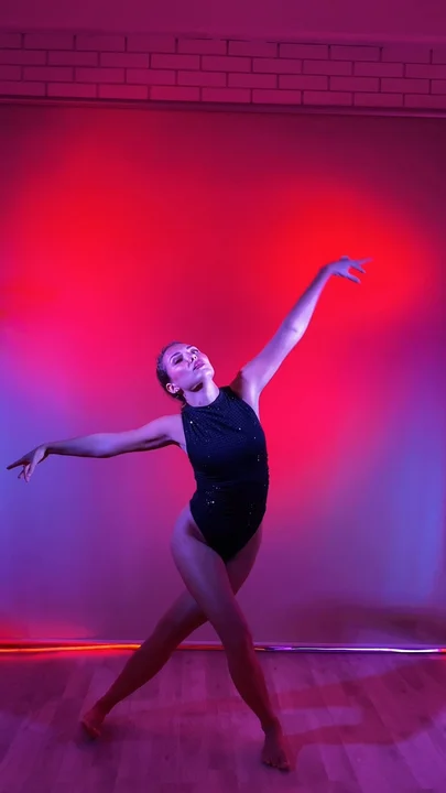 Contemporary Dance Class at Ona Active