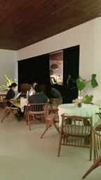 Tree O’clock Gallery & Restaurant
