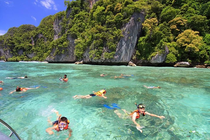 Phi Phi Island Big Boat Tour – Snorkeling, Beaches & Scenic Views - 2