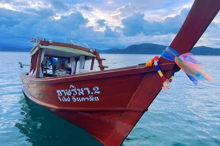 Phuket Luxury Traditional Boat Ride/Coral Island 08.30AM-01.30PM