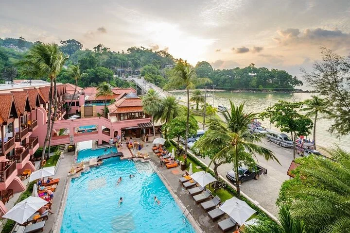 Phuket Stopover Made Easy: Hotel Stay & Transfers Included