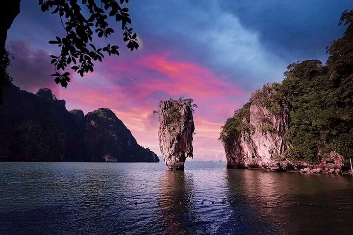 Phi Phi & James Bond Twilight: 2-Day Phuket Island Adventure