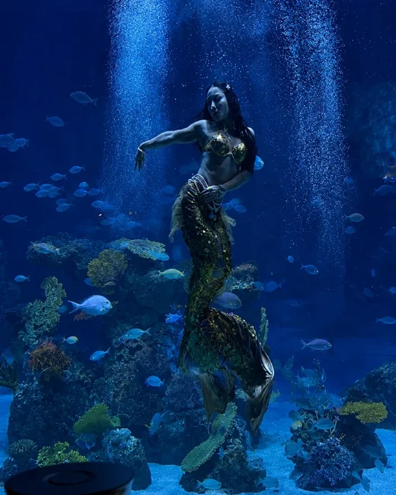 Underwater Mermaid Show at Suvana Phuket at Su Va Na