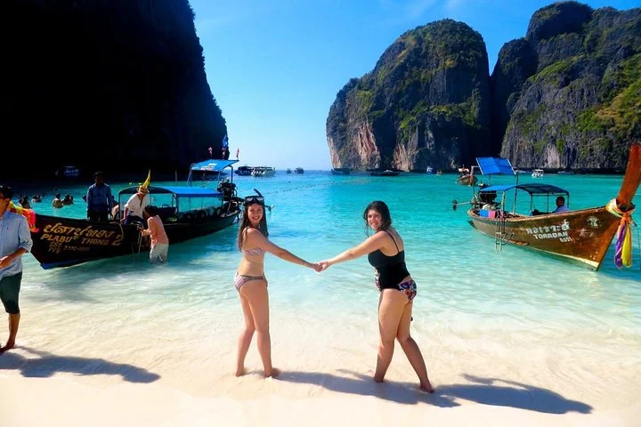 Phi Phi Island Big Boat Tour – Snorkeling, Beaches & Scenic Views
